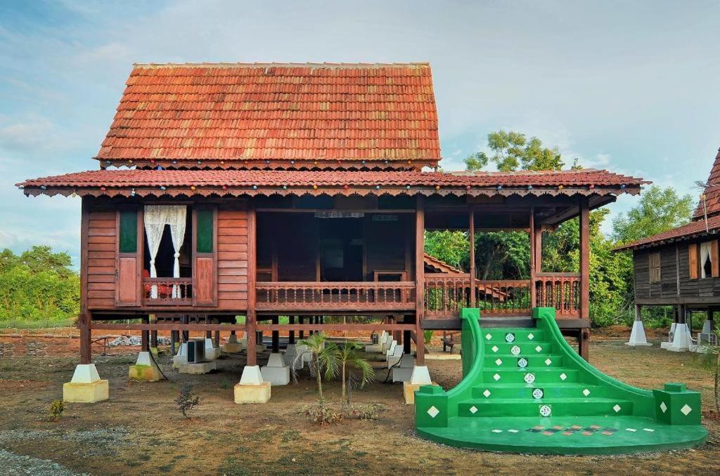 Oyo Home 90745 Desa Balqis Beach Resort Melaka Zewnętrze zdjęcie